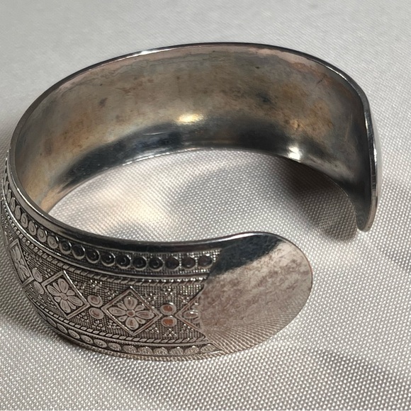 Tribal Metal Cuff Bangle Bracelet Tibetan Nepal Gypsy Style Silver Tone Boho - Picture 7 of 15